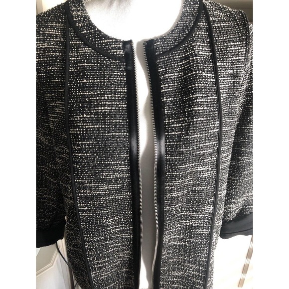 Club Monaco Long Boucle‎ Knit Black White Zip Blazer Leather Look Satin Trim M - Picture 2 of 12